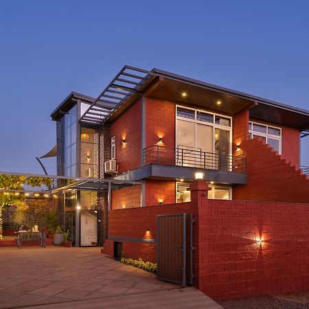 Saffronstays Calvin - 3 Bedroom Pool Villa In Лонавала Экстерьер фото