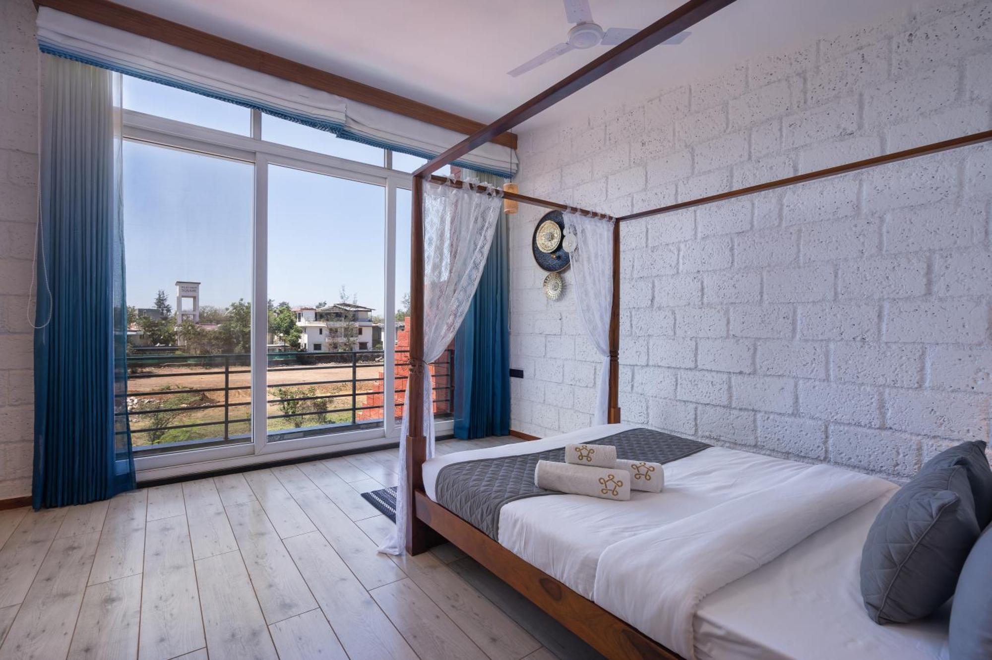 Saffronstays Calvin - 3 Bedroom Pool Villa In Лонавала Экстерьер фото
