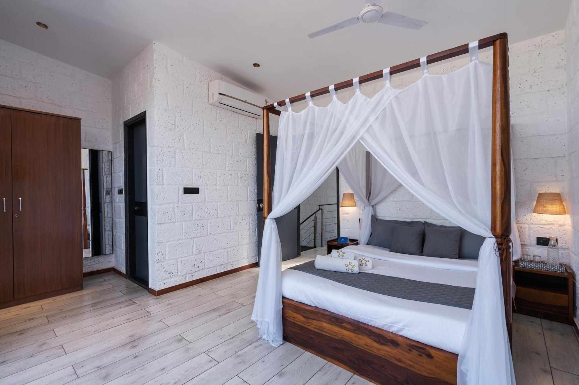 Saffronstays Calvin - 3 Bedroom Pool Villa In Лонавала Экстерьер фото