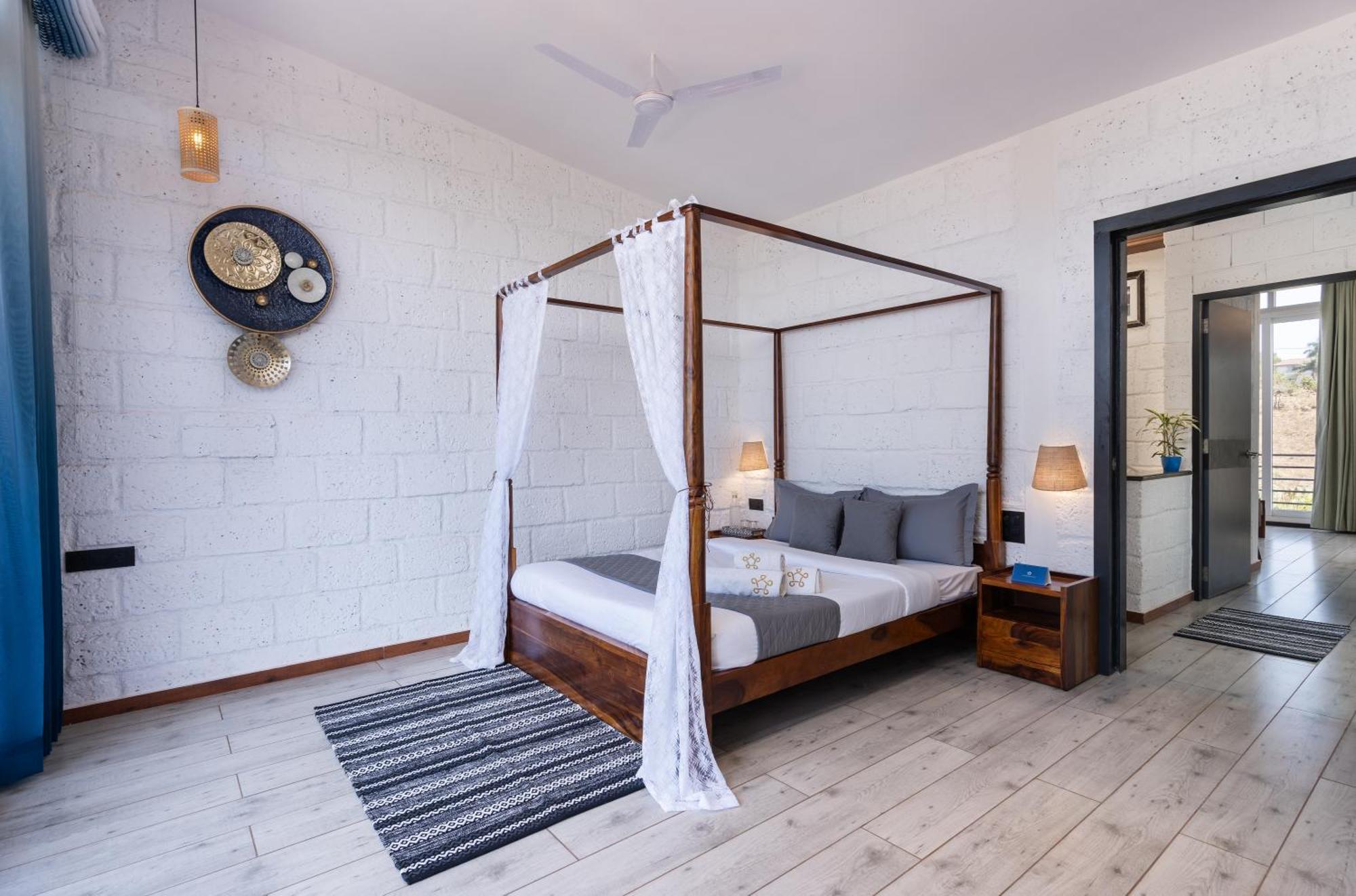 Saffronstays Calvin - 3 Bedroom Pool Villa In Лонавала Экстерьер фото